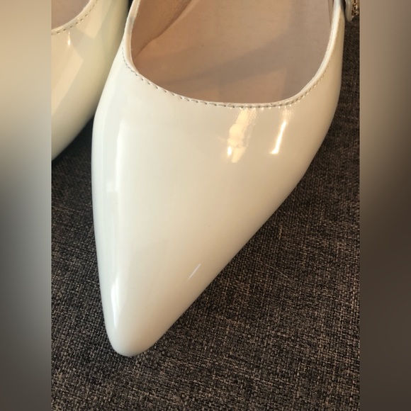 Cream Patent Mary Janes Size 10M - Picture 9 of 12